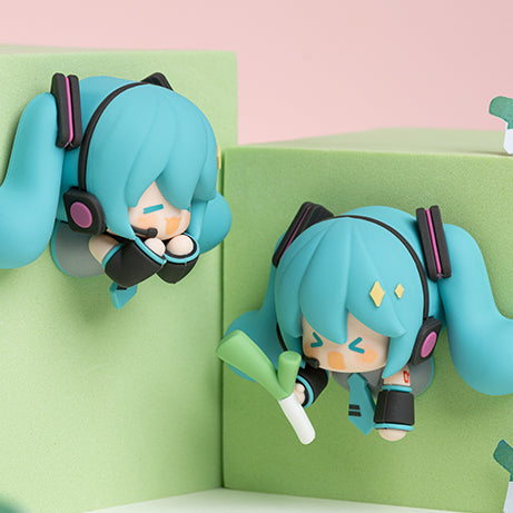 Officially Licensed Hatsune Miku Magnetic Figure Blind Box