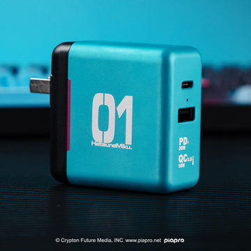Officially Licensed Hatsune Miku 20W Fast Charging Set with Lightning & Type-C Cables