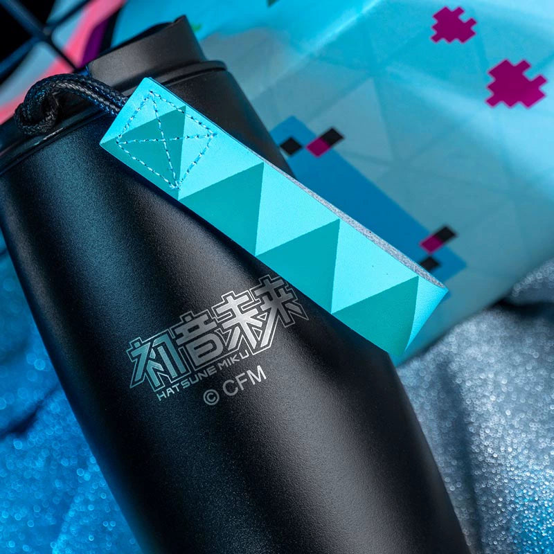 Thermos en acier inoxydable style pixel Hatsune Miku sous licence officielle
