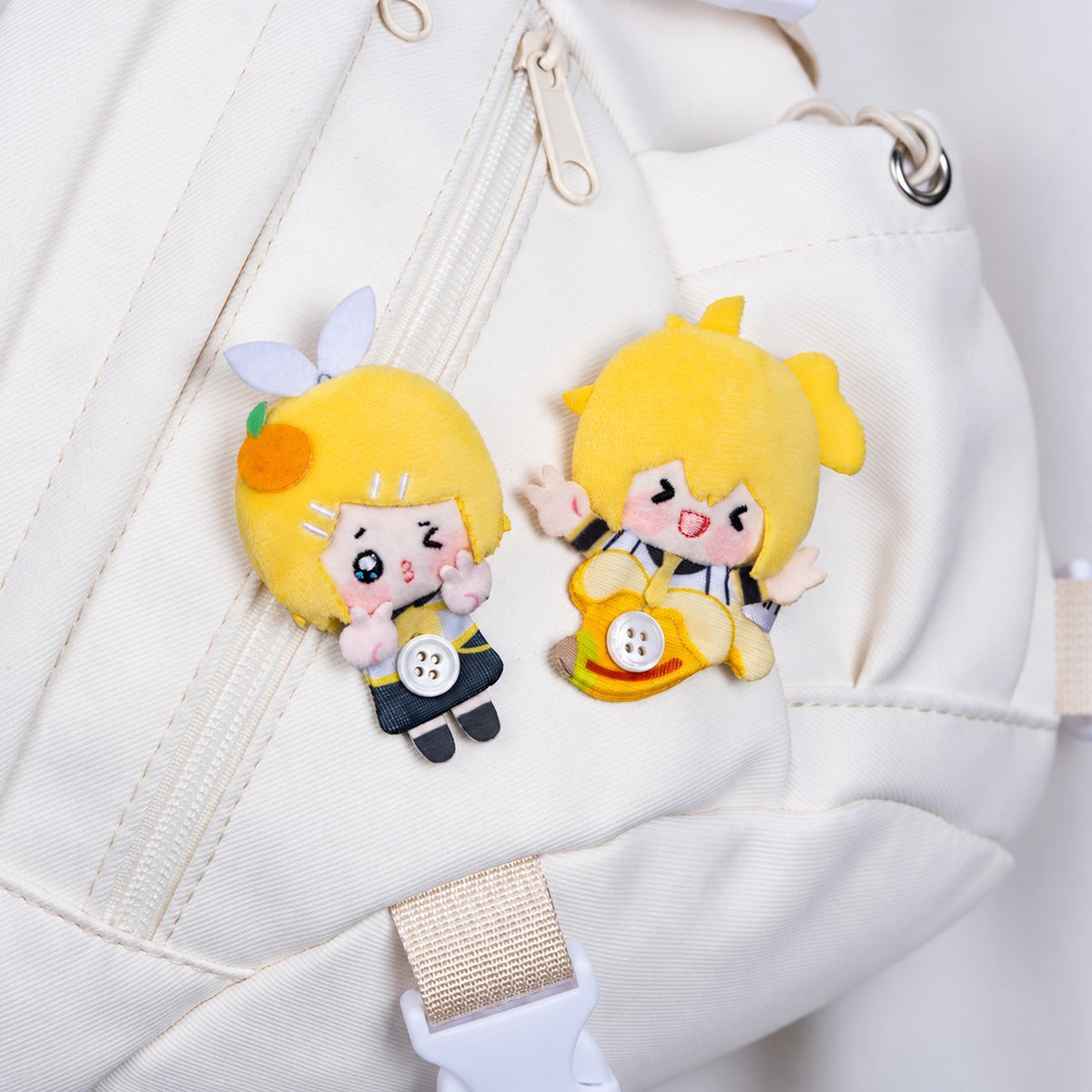 Officially Licensed Hatsune Miku Emoji Button Plush Blind Box (6.5 cm / 2.6 in)