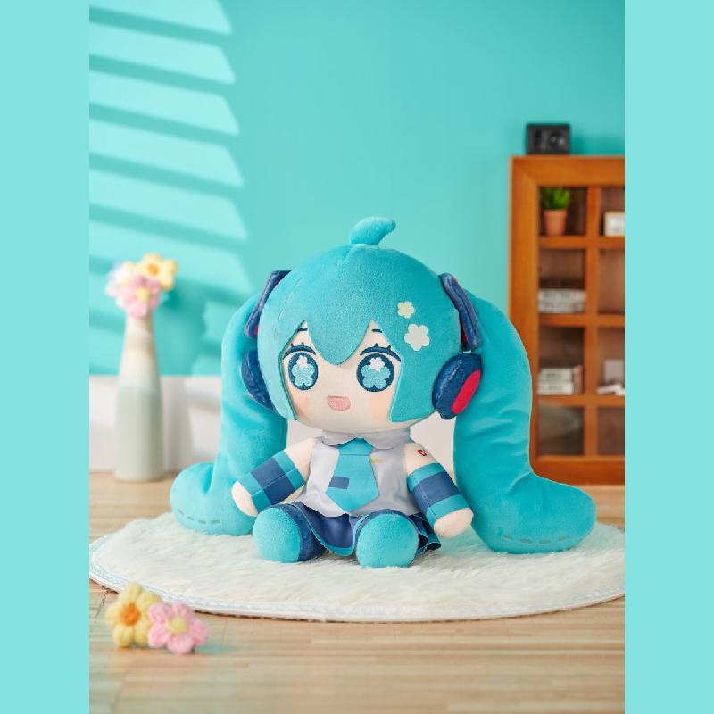 Hatsune Miku Huggy Doll Plush (20 cm / 7.9 in)