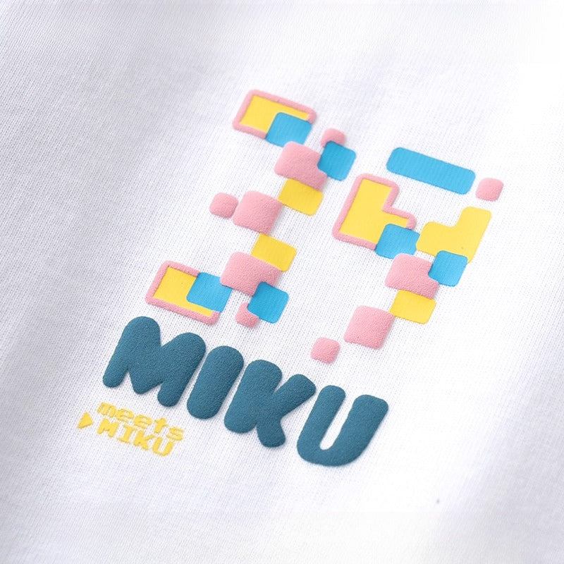 Hatsune Miku Retro & Future Graphic Short Sleeve T-Shirt – Crew Neck