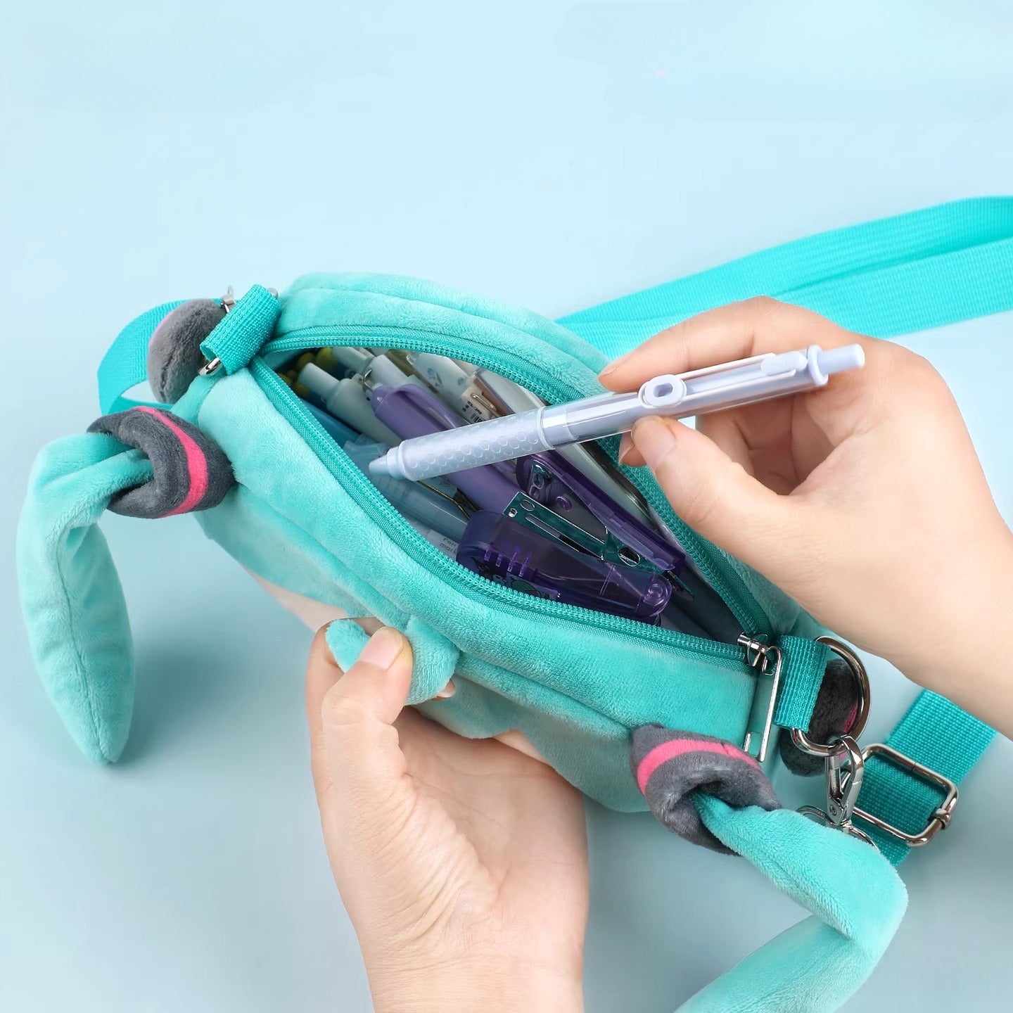 Official Licensed Hatsune Miku Plush Crossbody Bag – Large Face Pencil Case & Stationery Pouch