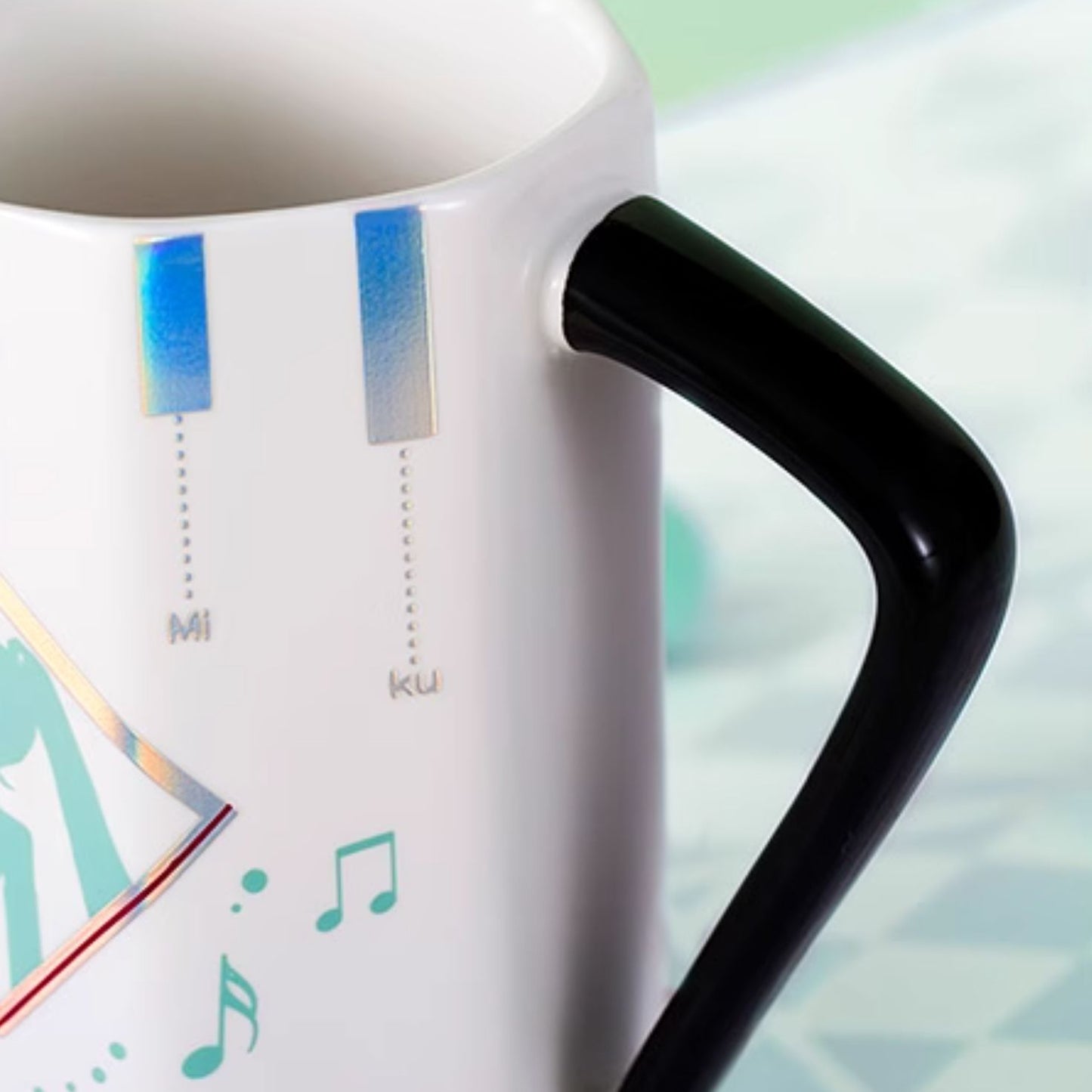Officially Licensed Hatsune Miku Faceted Ceramic Mug
