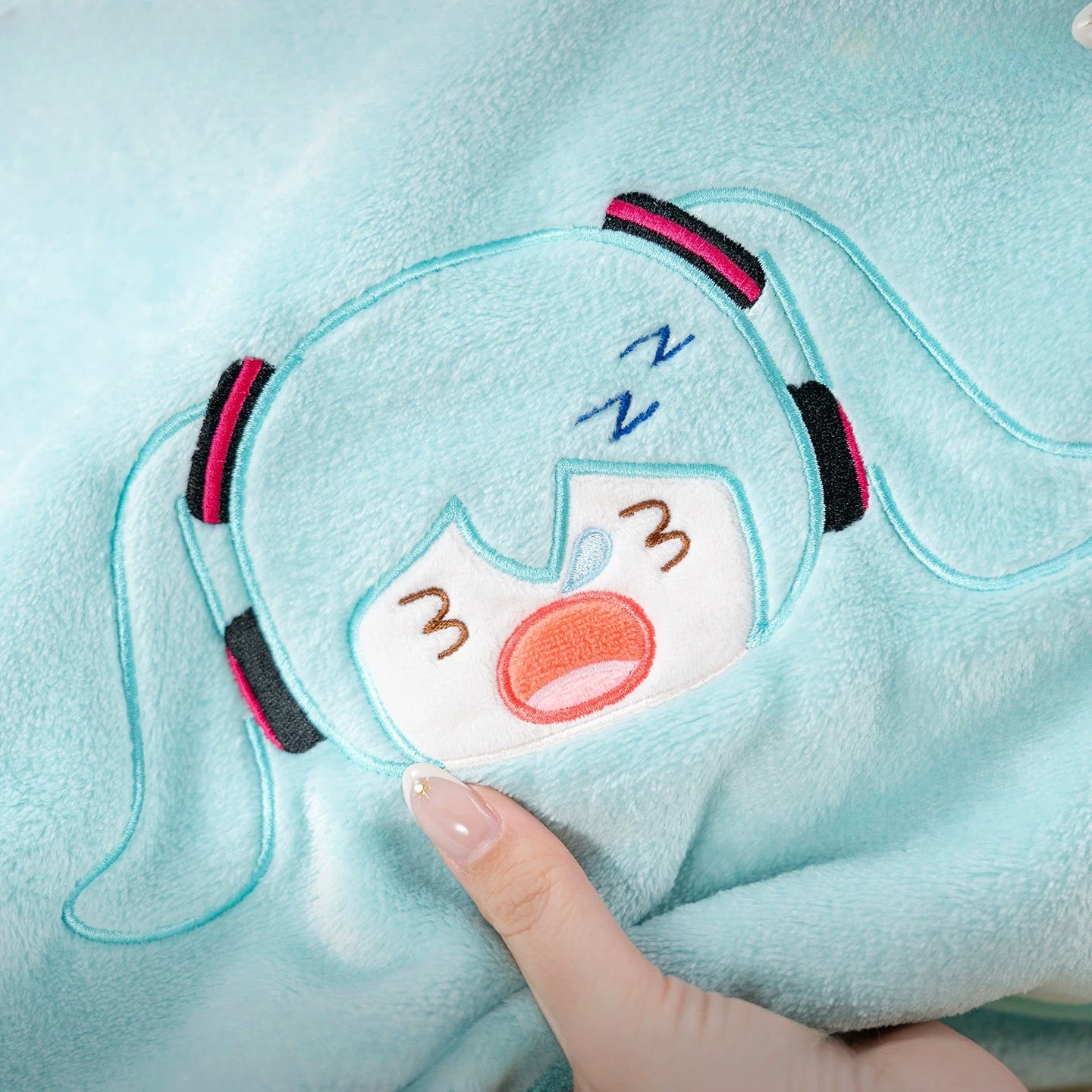 Official Hatsune Miku Daydream Daily Packable Plush Nap Blanket