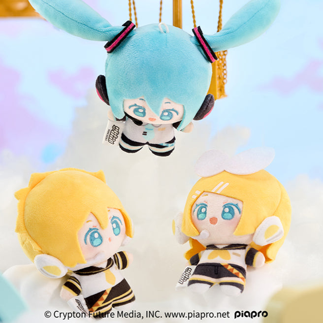 Officially Licensed Hatsune Miku VOCALOID WOW Doll Park Plush Charm