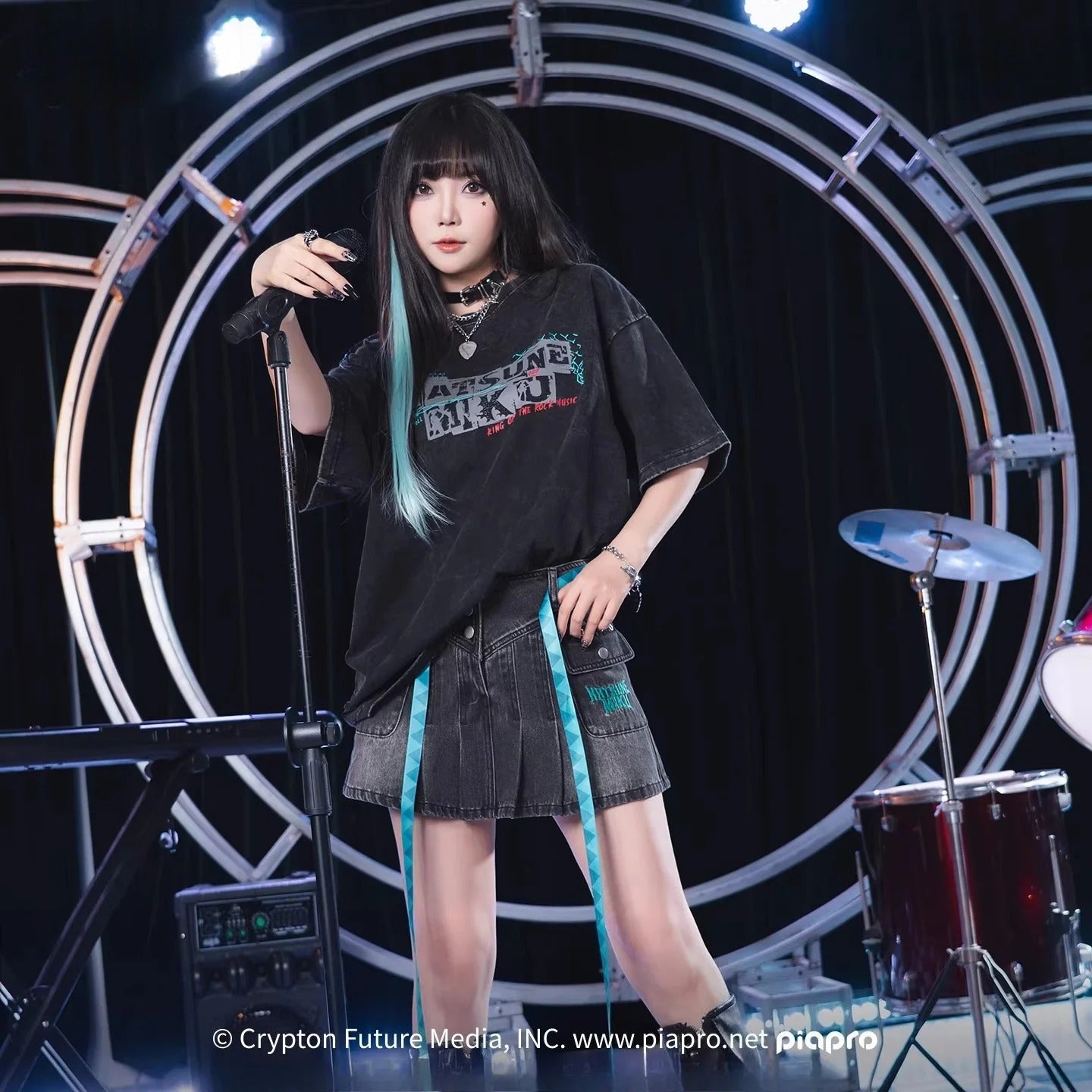 Official Hatsune Miku Rock Future Heavyweight Washed Vintage T-Shirt, Loose-Fit Short Sleeve Top