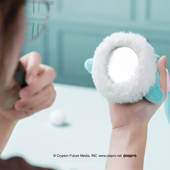 Breloque en peluche Hatsune Miku avec yeux plissés et miroir compact sous licence officielle